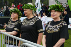 X Olimpiada Sportowa Uniwersytetów Trzeciego Wieku i Organizacji Senioralnych z udziałem wiceminister Elżbiety Bojanowskiej i wojewody Jarosława Wieczorka.