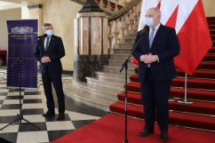 Briefing wicepramiera Jacka Sasina i wojewody Jarosława Wieczorka /fot. A. Księżnik/