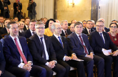 Galeria zdjęć z prezentacji Programu dla Śląska  oraz podpisania umowy w ramach programu Mieszkanie Plus w Śląskim Urzędzie Wojewódzkim /fot. A. Karendał/