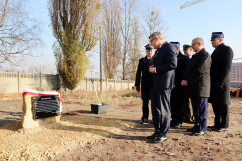 Uroczystość podpisania aktu erekcyjnego oraz wmurowania kamienia węgielnego pod budowę strażnicy Komendy Miejskiej Państwowej Straży Pożarnej w Bytomiu.