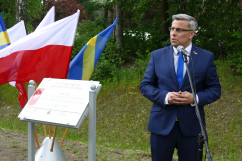 Obchody Narodowego Dnia Powstań Śląskich - przemawia wojewoda śląski Jarosław Wieczorek /fot. ŚUW/