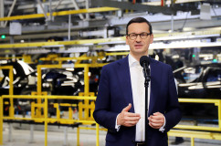 Zdjęcia z wizyty premiera Mateusza Morawieckiego w fabryce Opla w Gliwicach /fot. Anna Karendał/