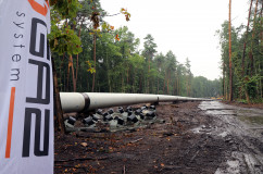 Galeria zdjęć z wizyty wojewody Jarosława Wieczorka w Rudzińcu na terenie budowy gazociągu Tworóg – Kędzierzyn-Koźle  /fot. A. Karendał/