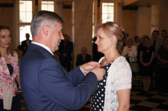 Fotogaleria z uroczystości wręczenia odznaczeń w Westybulu Śląskiego Urzędu Wojewódzkiego w Katowicach / zdjęcia: I. Matuszewska