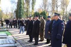 Fotogaleria z odwiedzin cmentarzy i mogił w przededniu Wszystkich Świętych/fot. I. Matuszewska