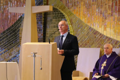 Uroczystości pogrzebowe śp. żołnierzy Franciszka Skrobola oraz Józefa Wawrzyńczyka - przemówienie Wiceprezesa IPN /fot. A. Księżnik/