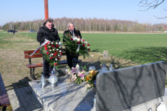 Złożenie kwiatów przez wicewojewodę śląskiego z okazji Narodowego Dnia Pamięci Polaków ratujących Żydów /fot. B. Półrolnik/