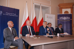 Galeria zdjęć ze spotkania oraz briefingu prasowego dot. budowania systemu wsparcia osób niepełnosprawnych i ich rodzin /fot. I. Matuszewska/