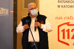 Briefing prasowy dotyczący przejmęcia numeru alarmowego 998 przez numer alarmowy 112 -  dyrektor Wydziału Powiadamiania Ratunkowego ŚUW T. Michalczyk przemawia /fot. A. Księżnik/