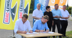 Podpisanie umowy/foto: ŚUW