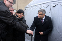 Zdjęcia z uroczystości zakończenia budowy kolejnego etapu wodociągu dla gminy Koniecpol z udziałem wojewody Jarosława Wieczorka i wicewojewody Mariusza Trepki.