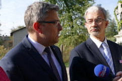 Galeria zdjęć z briefingu prasowego w gminie Tworóg nt. dofinansowania dróg lokalnych /fot. A. Kucharzewska/