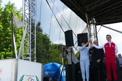 X Olimpiada Sportowa Uniwersytetów Trzeciego Wieku i Organizacji Senioralnych z udziałem wiceminister Elżbiety Bojanowskiej i wojewody Jarosława Wieczorka.