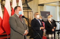 Konferencja prasowa dot. Rządowego Funduszu Polski Ład - przemówienie Marszałka Województwa Śląskiego /fot. A. Księżnik/
