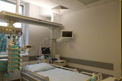Oficjalne otwarcie nowego oddziału w Szpitalu Powiatowym w Myszkowie. Zdjęcie poglądowe sali na oddziale/fot. I. Matuszewska 