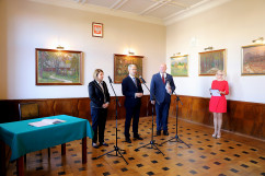 Galeria zdjęć z briefingu prasowego i podpisania Partnerstwa na rzecz dostępności z udziałem ministra Jerzego Kwiecińskiego /fot. Anna Karendał/