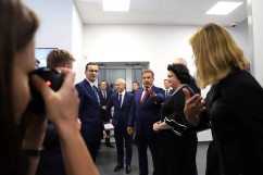 Wizyta premiera Mateusza Morawieckiego w Centrum Symulacji Medycznej w Zabrzu /fot. A. Księżnik/