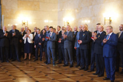 Fotogaleria z uroczystości wręczenia odznaczeń państwowych w Sali Marmurowej Śląskiego Urzędu Wojewódzkiego w Katowicach / fot. Anna Herz/