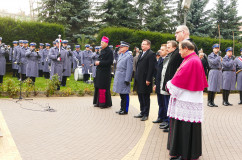 Odsłonięcie pomnika poświęconego funkcjonariuszom służb mundurowych oraz urzędnikom państwowym i samorządowym w Sosnowcu.
