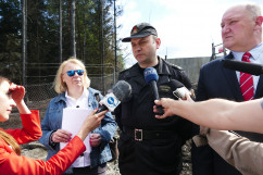 Zdjęcia z pogorzeliska po pożarze zakładów produkujących chemikalia w Żywcu.