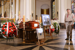 Galeria zdjęć z ostatniego pożegnania śp. abpa Szczepana Wesołego /fot. A. Karendał/