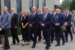 Uroczystości pogrzebowe śp. żołnierzy Franciszka Skrobola oraz Józefa Wawrzyńczyka - kondukt pogrzebowy /fot. A. Księżnik/