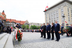 Zdjęcia z wojewódzkich obchodów Święta Narodowego Trzeciego Maja, 98. rocznicy wybuchu III powstania śląskiego oraz 90. urodzin gmachu ŚUW /fot. A. Karendał, A. Księżnik/