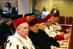 Galeria zdjęć z uroczystości wręczenia odznaczeń państwowych przez wicewojewodę Trepkę podczas Święta Uczelni Uniwersytetu Ekonomicznego /fot. K. Kamasiński/