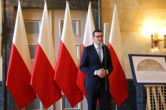 Uroczystość odsłonięcia zrekonstruowanych płaskorzeźb w Westybulu ŚUW - przemówienie premiera M. Morawieckiego podczas części wprowadzającej /fot. A. Księżnik/