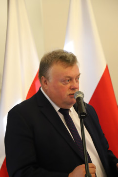 Przemawia wicewojewoda Robert Magdziarz/foto: K. Kucharski