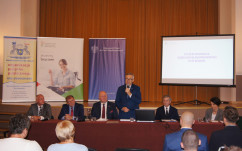 Galeria zdjęć ze spotkania oraz briefingu prasowego dot. budowania systemu wsparcia osób niepełnosprawnych i ich rodzin /fot. I. Matuszewska/