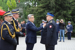 Wojewoda nadaje odznaczenia