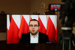 „Strategii RP na rzecz Młodego Pokolenia” - pełnomocnik rządu ds. polityki młodzieżowej P. Mazurek na ekranie /fot. A. Księżnik/