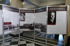 Otwarcie wystawy poświęconej Powstaniom Śląskim w Śląskim Urzędzie Wojewódzkim - plansze wystawy /fot. B. Szwedowski/