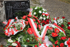 Galeria zdjęć z obchodów powstania NSZZ „Solidarność” oraz rocznicy pierwszego na Górnym Śląsku strajku w fabryce „Fazos” w Tarnowskich Górach /fot. A. Karendał/