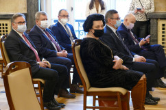 Widok na zgromadzonych na sali parlamentarzystów i samorządowców. /fot. B. Szwedowski/