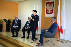 Galeria zdjęć z konferencji prasowej i spotkania z seniorami z udziałem wicepremier Beaty Szydło w Bielsku-Białej /fot. D. Kotlarz/