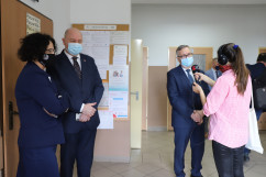 Wizyta wiceministra Rodziny, Pracy i Polityki Społecznej Stanisława Szweda oraz wicewojewody śląskiego Jana Chrząszcza w Pszczynie /fot. A. Księżnik/
