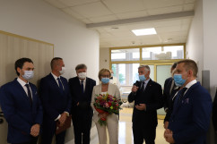 Oficjalne otwarcie nowego oddziału w Szpitalu Powiatowym w Myszkowie. Przemawia poseł Mariusz Trepka/fot. I. Matuszewska 