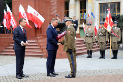 Zdjęcia z centralnych obchodów Święta Wojska Polskiego i 100. rocznicy wybuchu Powstań Śląskich w Katowicach /fot. Anna Karendał/