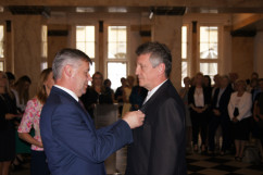 Fotogaleria z uroczystości wręczenia odznaczeń w Westybulu Śląskiego Urzędu Wojewódzkiego w Katowicach / zdjęcia: I. Matuszewska