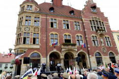 Galeria zdjęć z obchodów powstania NSZZ „Solidarność” oraz rocznicy pierwszego na Górnym Śląsku strajku w fabryce „Fazos” w Tarnowskich Górach /fot. A. Karendał/
