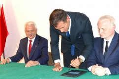 Podpisanie umowy na rozbudowę i doposażenie szpitala MSWiA w Katowicach /fot. A. Kucharzewska/