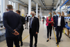 Wizyta premiera Mateusza Morawieckiego w firmie AIUT w Gliwicach /fot. A. Księżnik/