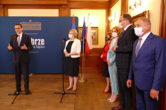 Wręczenie czeków w ramach programu 
