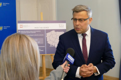Konferencja prasowa dotycząca budowy mostu w powiecie raciborskim /fot. B. Szwedowski/