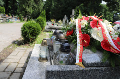 Złożenie wieńca na grobie Konstantego Wolnego /fot. I. Matuszewska/