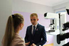 Galeria zdjęć z uroczystego przekazania nowego mammografu dla szpitala w Jaworznie /fot. A. Księżnik/