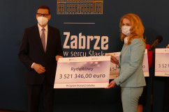 Wręczenie czeków w ramach programu 
