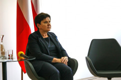 Galeria zdjęć z konferencji prasowej i spotkania z seniorami z udziałem wicepremier Beaty Szydło w Bielsku-Białej /fot. D. Kotlarz/